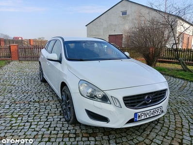 Volvo V60 2.0T Momentum