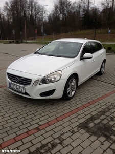 Volvo V60 D4