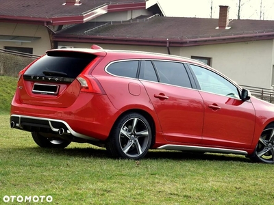 Volvo V60 T3 R-Design Momentum