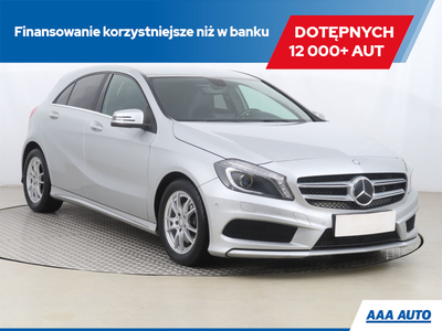 Mercedes Klasa A W176 Hatchback 5d 1.6 180 BlueEFFICIENCY 122KM 2013