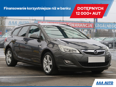 Opel Astra J Sports Tourer 1.4 Turbo ECOTEC 140KM 2011