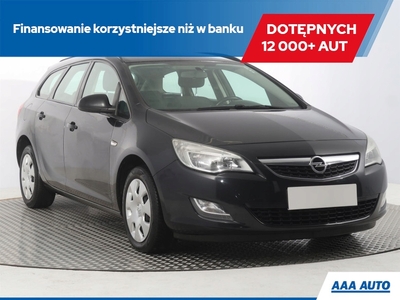 Opel Astra J Sports Tourer 1.7 CDTI ECOTEC 110KM 2011