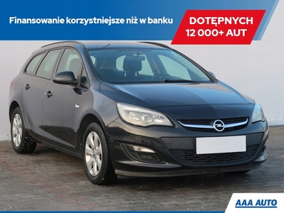 Opel Astra J Sports Tourer Facelifting 1.4 Turbo ECOTEC 120KM 2015