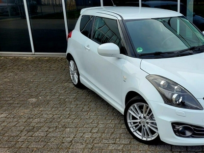 Suzuki Swift V Hatchback 5d 1.6 VVT Sport 136KM 2013