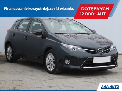 Toyota Auris II Hatchback 5d Valvematic 130 132KM 2014