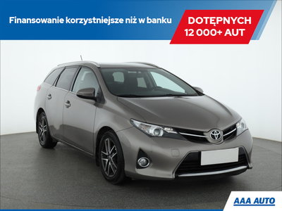 Toyota Auris II Touring Sports D-4D 90 90KM 2014