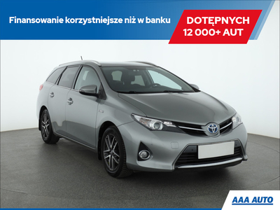 Toyota Auris II Touring Sports Hybrid 135 136KM 2014