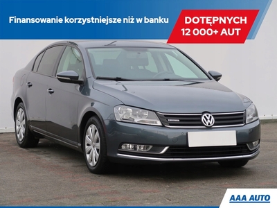 Volkswagen Passat B7 Limousine 1.6 TDI CR DPF BlueMotion 105KM 2013