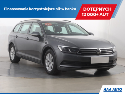 Volkswagen Passat B8 Variant 1.4 TSI BlueMotion Technology 125KM 2016