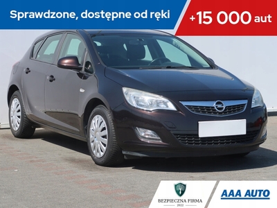 Opel Astra J 2012