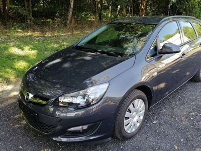 Opel Astra J Sedan 1.6 Twinport ECOTEC 115KM 2016