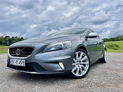 Volvo V40 II R-designe książka serwisowa niski przebieg