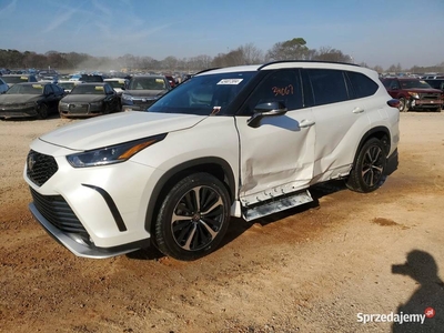 2021 TOYOTA HIGHLANDER XSE