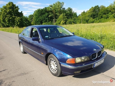 BMW E39 523I