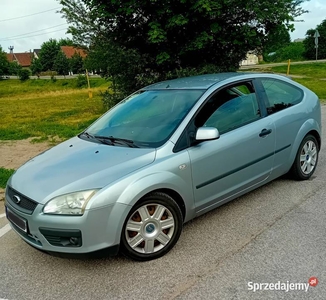 Ford Focus Mk2 3D, 1.6 benz.- skóry, klima itp, super stan !