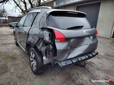 Peugeot 2008 świeżo sprowadzony zarejestrowany po kolizji