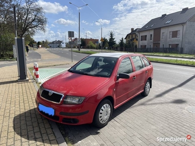 Skoda fabia w super stanie, opłacona z przeglądem