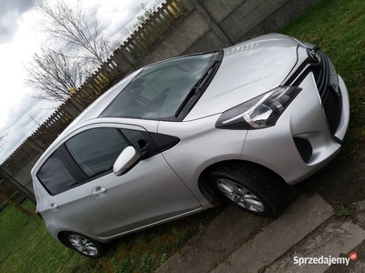 Toyota Yaris 2016r. 1.0 + Gaz