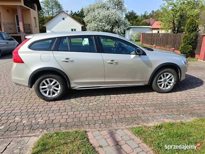 Zadbany Volvo V60 Cross Country