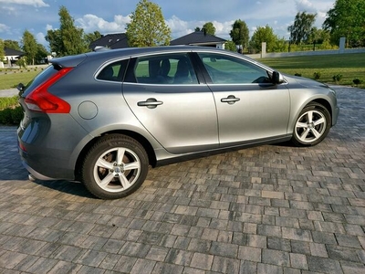 Volvo V40 r-disgn navi LED chromy