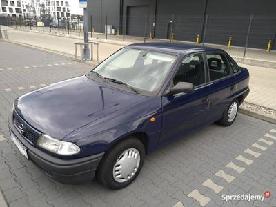 opel astra 1999r 1.4 gaz CLASSIC