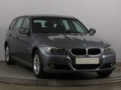 BMW 3 2009 320 i 165538km Kombi