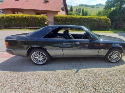 MERCEDES W124 COUPÉ bez rdzy