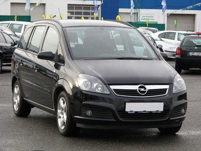 Opel Zafira 2008 1.9 CDTI 380703km Samochody Rodzinne