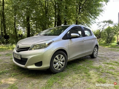 Toyota yaris 2012 1,3 benzyna super stan