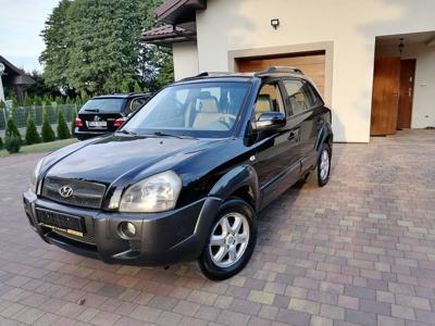 // Hyundai Tuscon // 2.0 diesel 115 km // Automat //