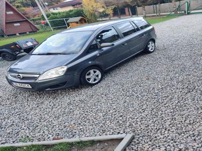 Opel Zafira 2009r LPG hak 7 osobowy