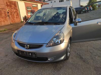 samochód osobowy Honda Jazz