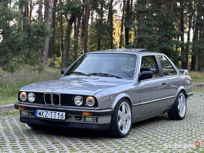 BMW E30 325e SuperEta