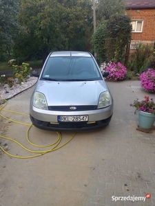 Ford Fiesta 2005r. Sprawny. OC 07. 2025 BT 03.2025. Cały bak paliwa.