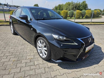 Lexus IS III Sedan 300h 223KM F-Sport HYBRID