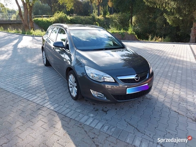 Opel Astra 1.4 Turbo Wersia Spotrs Tourer Cosmo 2012 rok