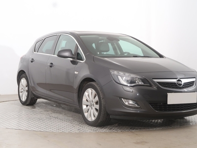 Opel Astra J , Skóra, Navi, Xenon, Bi-Xenon, Klimatronic, Tempomat,