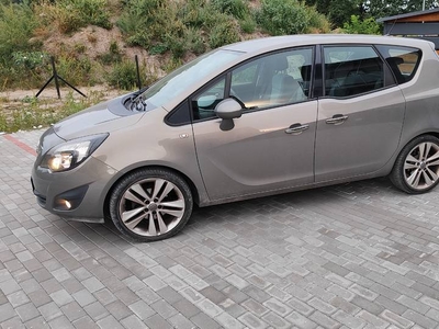 Opel Meriva 1.4 120KM Cosmo