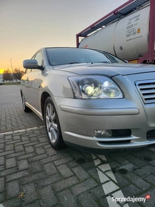 Toyota Avensis 1.8 vti z gazem