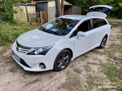 Toyota AVENSIS 2.2 D-CAT PREMIUM AUT