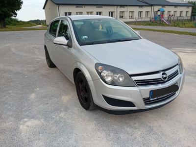 Opel Astra H 1.6 Benzyna