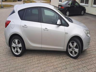 Opel astra J 2011