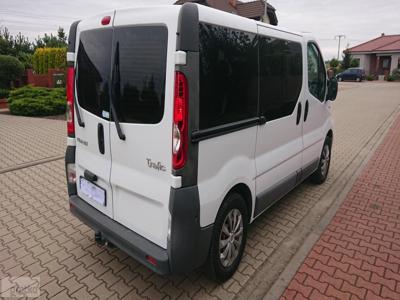 Renault Trafic II 9 osobowy klima,maly przebieg