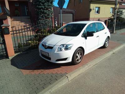 Sprzedam toyotę Auris 1.3 gaz z rocznika 2009