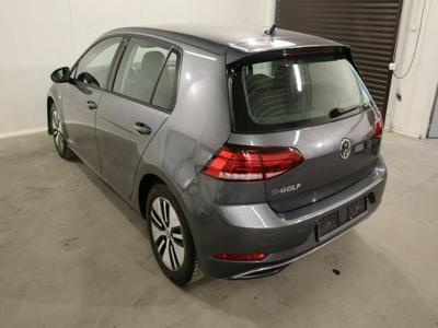 Volkswagen Golf 136 KM, duża bateria 35.8 kWh, bogate wyposażenie, złącze CCS