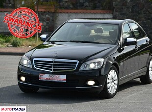 Mercedes C-klasa 1.8 benzyna 184 KM 2008r. (Kampinos)