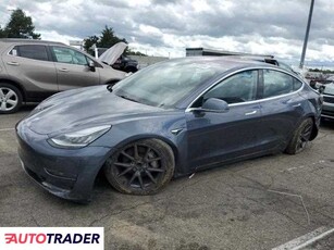 Tesla Model 3 benzyna 2018r. (MORAINE)