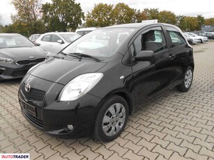 Toyota Yaris 1.3 benzyna 87 KM 2008r. (Tychy)