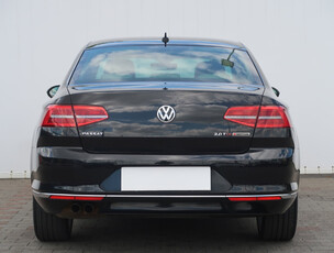 Volkswagen Passat 2016 2.0 TDI 199354km Sedan