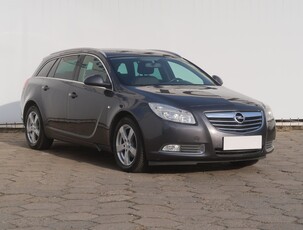 Opel Insignia , Klimatronic, Tempomat, Parktronic, Podgrzewane siedzienia,